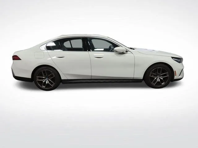 2026 BMW 5 Series 530i photo 31
