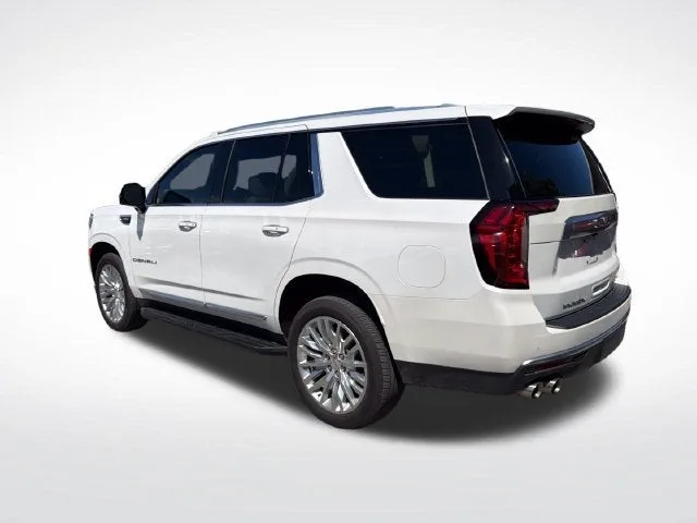 2024 GMC Yukon Denali photo 3