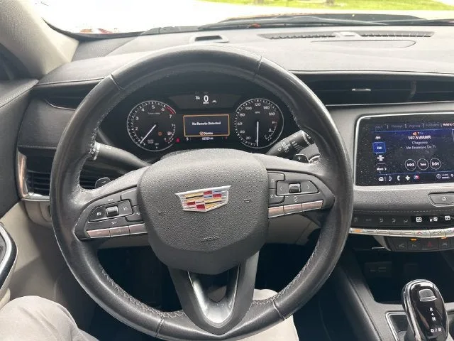 2022 Cadillac XT4 FWD Premium Luxury photo 13
