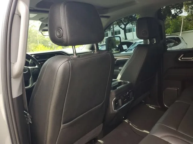 2024 GMC Sierra 2500 HD Denali photo 11