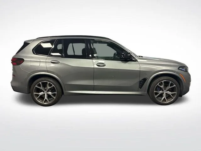 2026 BMW X5 M60i photo 6