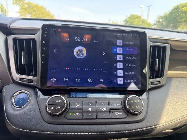 2017 Toyota RAV4 Hybrid Limited photo 9