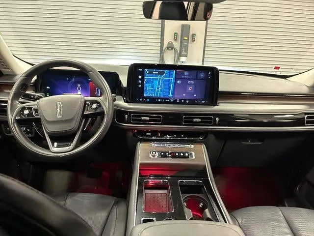 2025 Lincoln Aviator Reserve photo 43