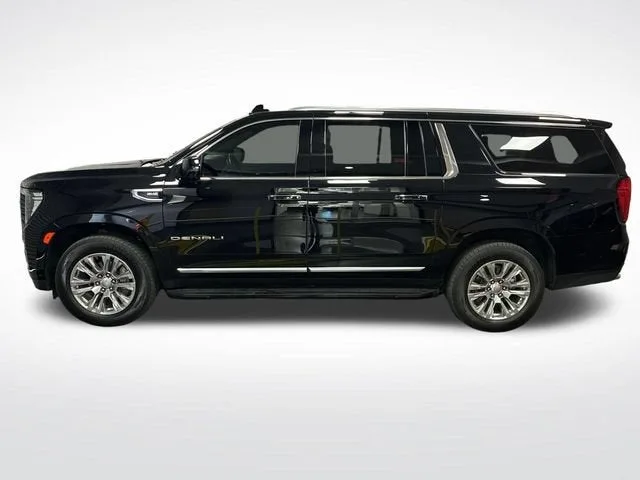 2024 GMC Yukon XL Denali photo 2