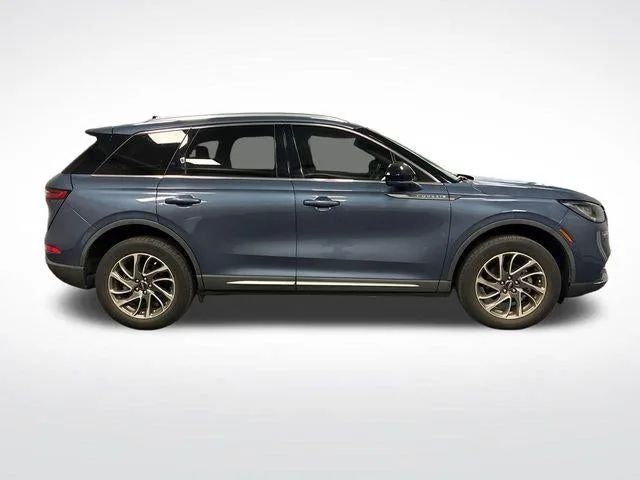 2022 Lincoln Corsair Standard photo 36