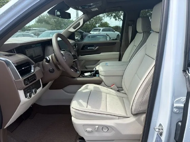 2026 GMC Yukon XL Denali photo 9