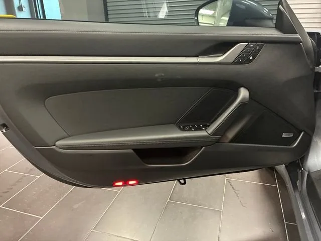 2026 Porsche 911 Carrera photo 11