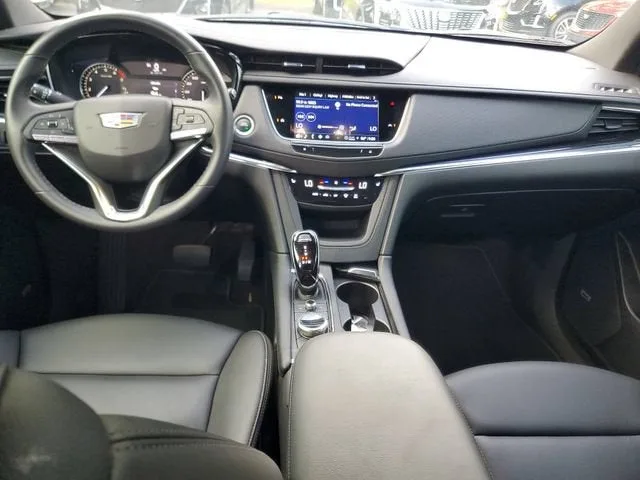 2024 Cadillac XT6 Luxury photo 17
