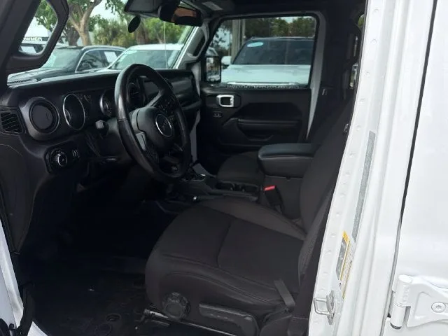 2023 Jeep Wrangler Willys photo 9