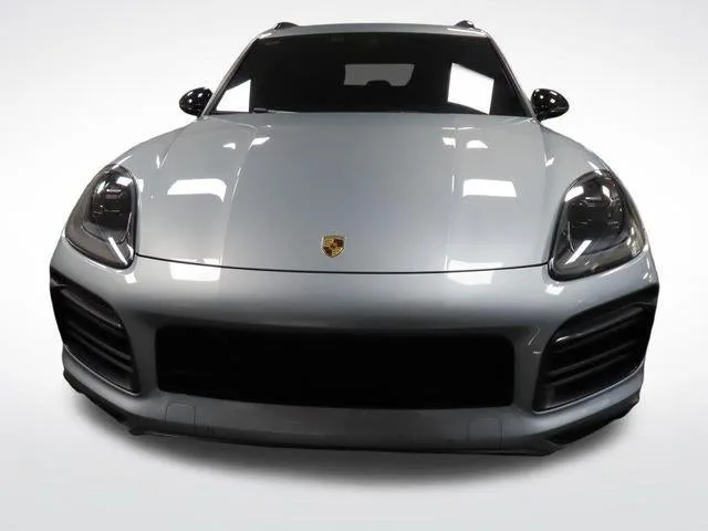 2022 Porsche Cayenne S photo 8