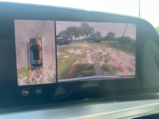 2023 Cadillac LYRIQ RWD Luxury photo 21