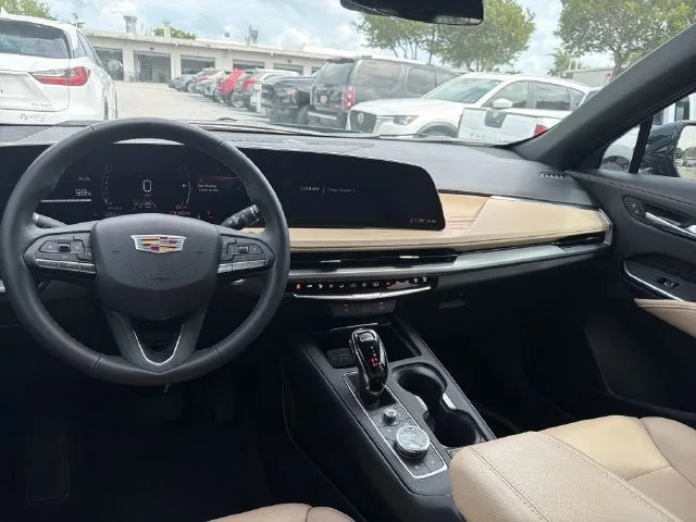 2025 Cadillac XT4 Premium Luxury photo 12