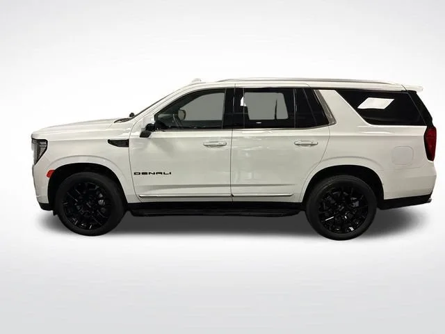 2024 GMC Yukon Denali photo 2