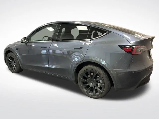 2023 Tesla Model Y Long Range photo 3