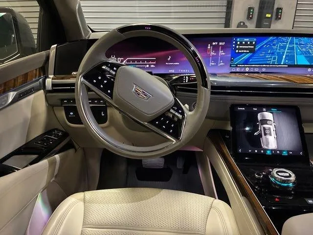 2025 Cadillac Escalade ESV Sport Platinum photo 13