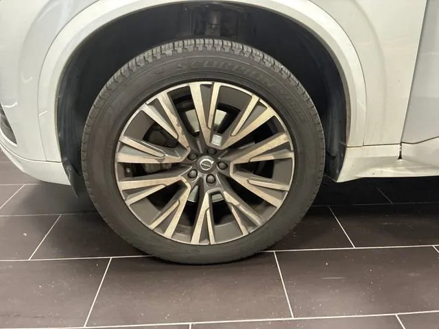 2020 Volvo XC90 Momentum photo 27