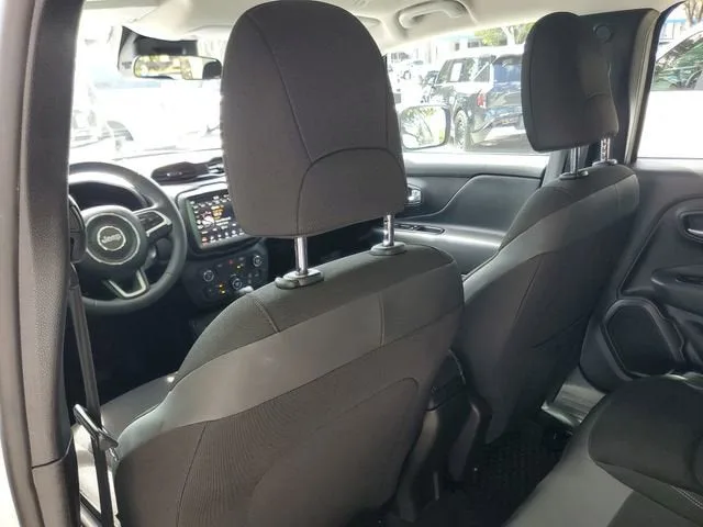 2023 Jeep Renegade Altitude photo 11