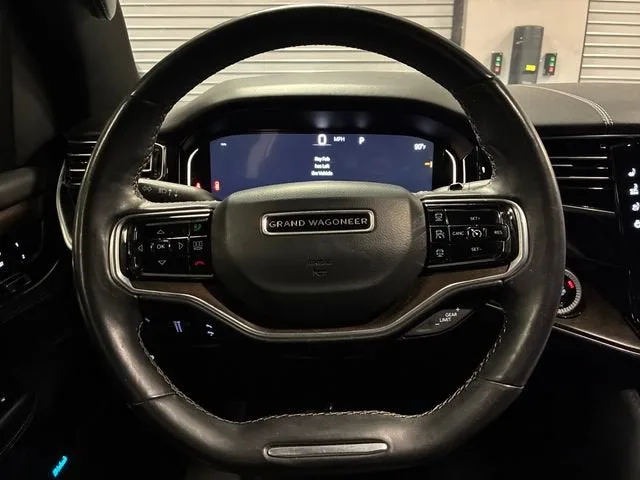 2022 Jeep Grand Wagoneer Series I photo 14