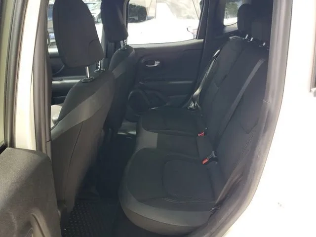 2023 Jeep Renegade Altitude photo 10