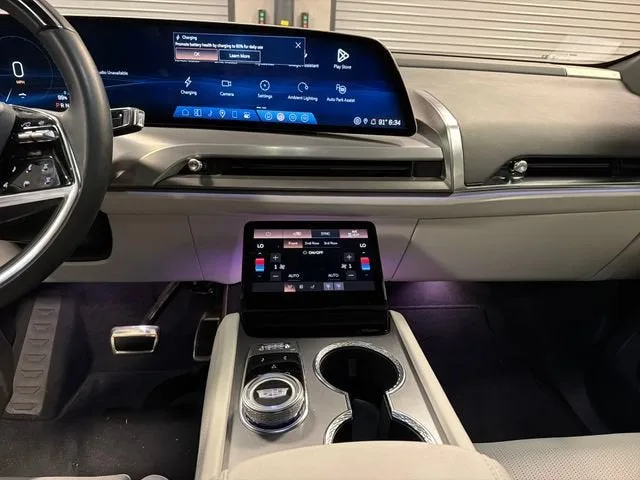 2026 Cadillac VISTIQ Sport photo 19