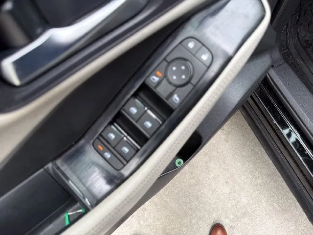 2023 Nissan Rogue SV photo 11