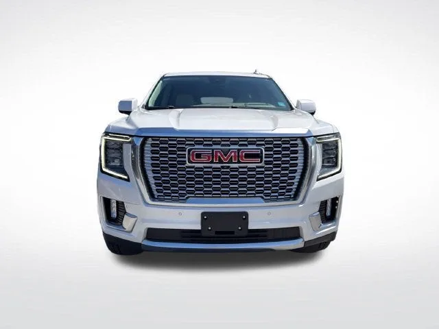 2024 GMC Yukon Denali photo 8