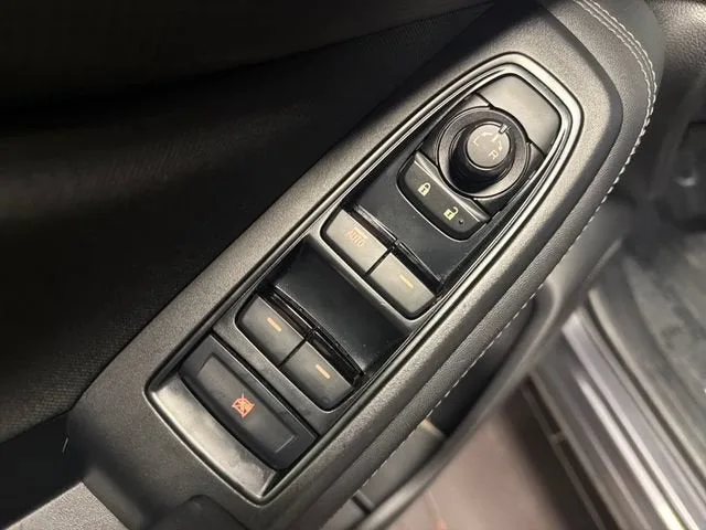 2020 Subaru Forester Base photo 11