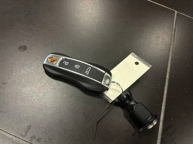 2026 Porsche 911 Carrera photo 32