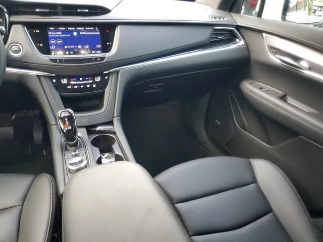 2024 Cadillac XT6 Luxury photo 18