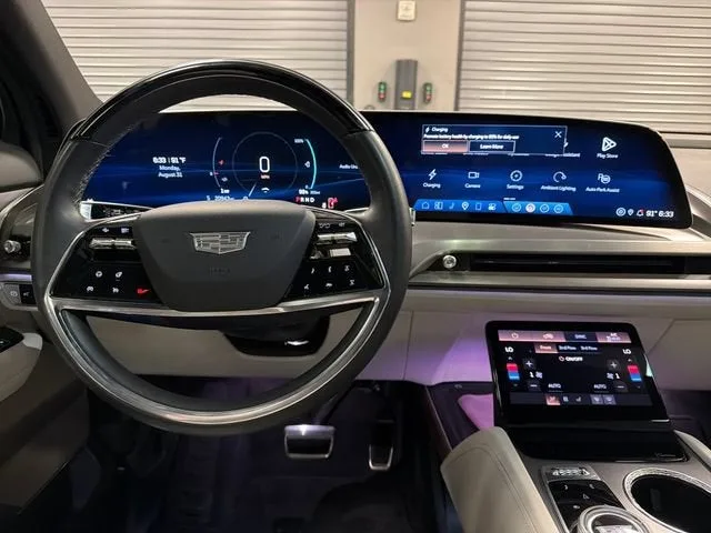 2026 Cadillac VISTIQ Sport photo 13