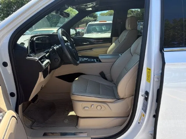 2023 Cadillac Escalade ESV 4WD Premium Luxury photo 9