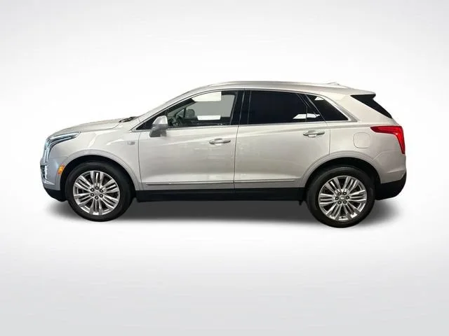 2019 Cadillac XT5 Premium Luxury FWD photo 2