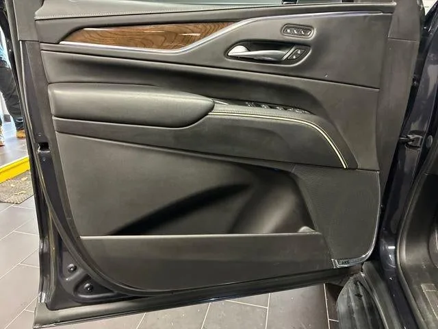 2023 Cadillac Escalade Sport Platinum photo 10