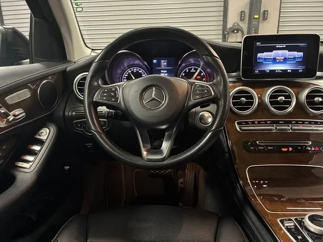 2017 Mercedes-Benz GLC GLC 300 photo 13