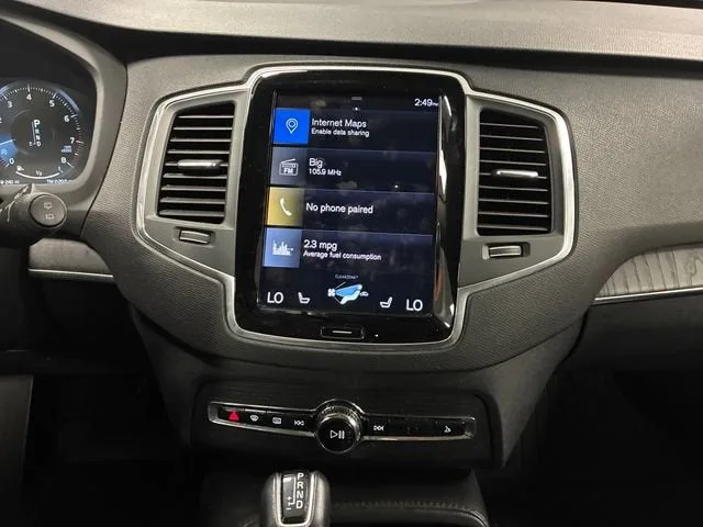2020 Volvo XC90 Momentum photo 19