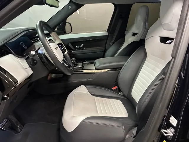 2025 Land Rover Range Rover Sport SV Edition Two photo 9
