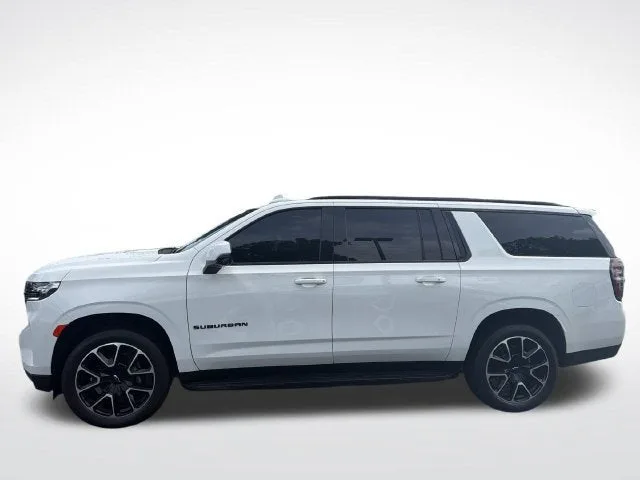 2023 Chevrolet Suburban RST photo 2