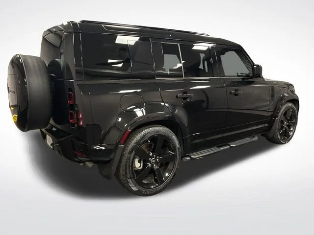 2025 Land Rover Defender X-Dynamic SE photo 6