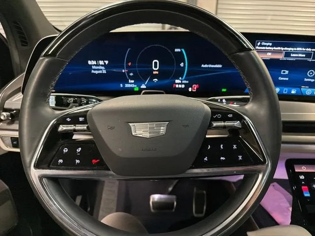 2026 Cadillac VISTIQ Sport photo 14