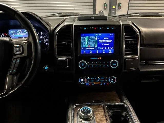 2021 Ford Expedition Max Platinum photo 18