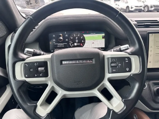 2022 Land Rover Defender S photo 14