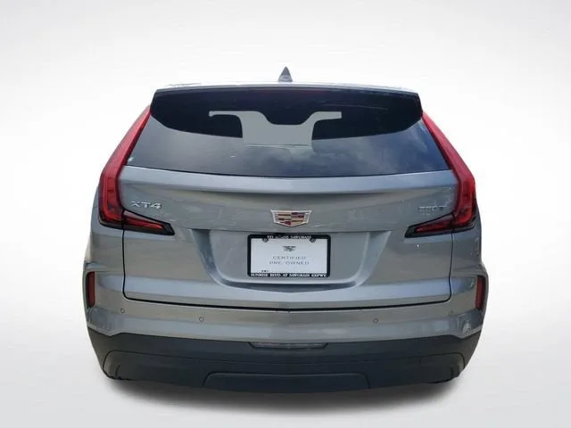 2024 Cadillac XT4 Luxury photo 3