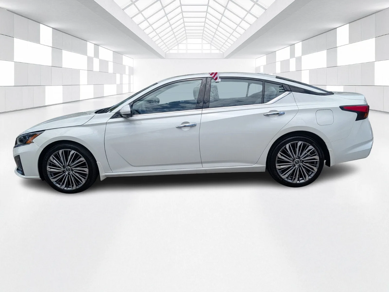 2025 Nissan Altima SL photo 4