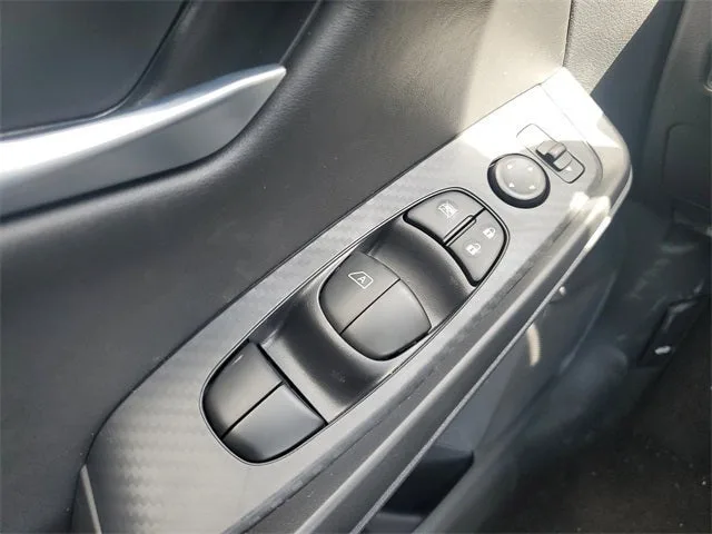 2025 Nissan Sentra SV photo 11