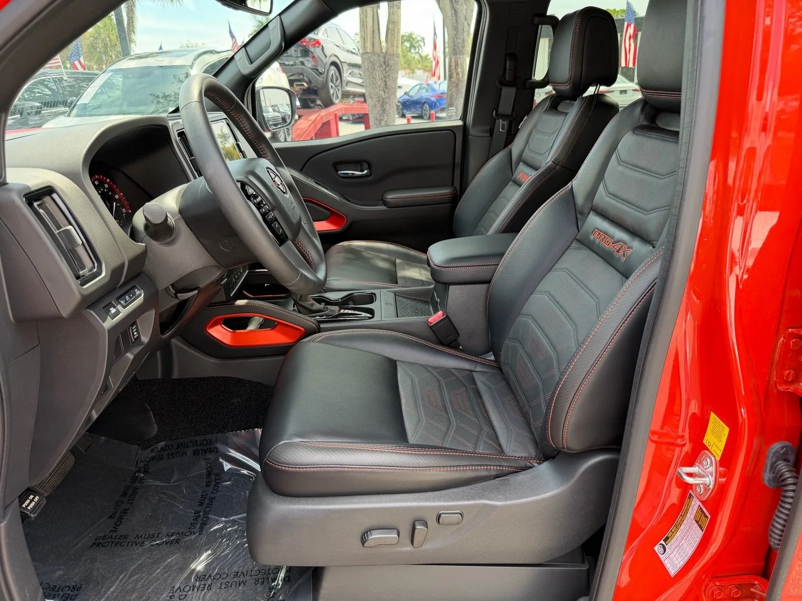 2025 Nissan Frontier Crew Cab PRO-4X® photo 10