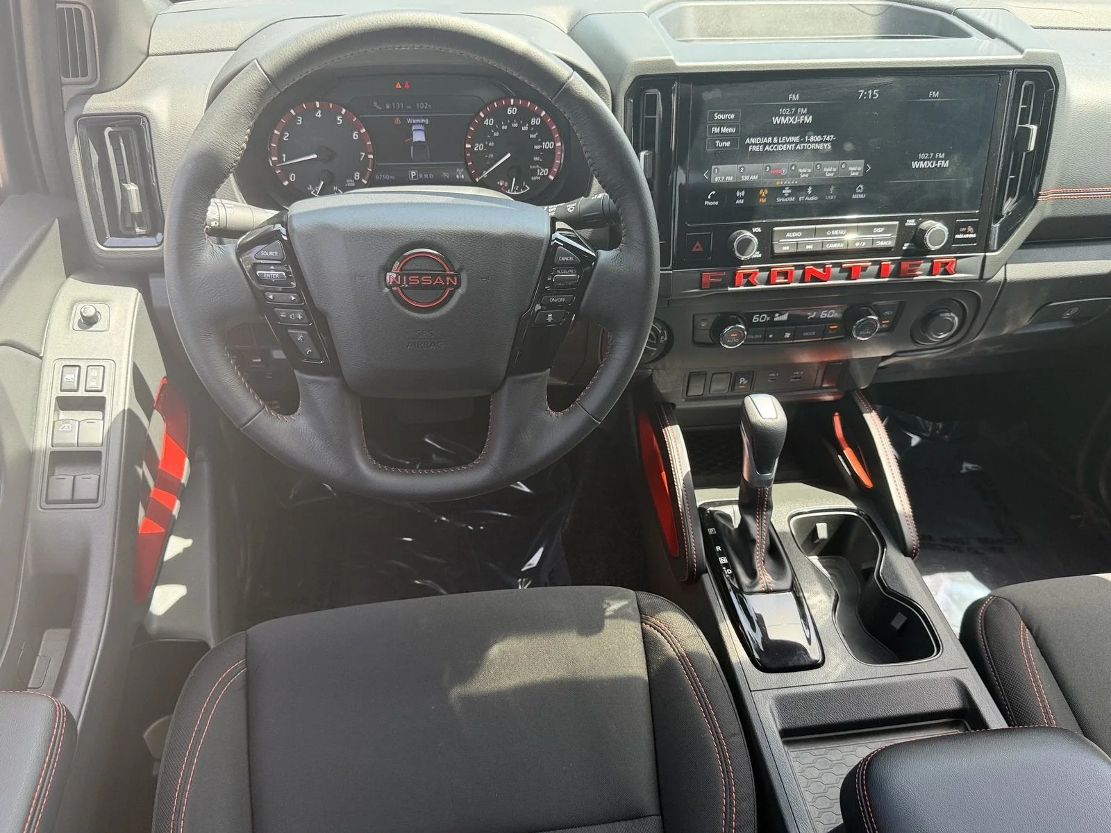 2025 Nissan Frontier Crew Cab PRO-4X® photo 10