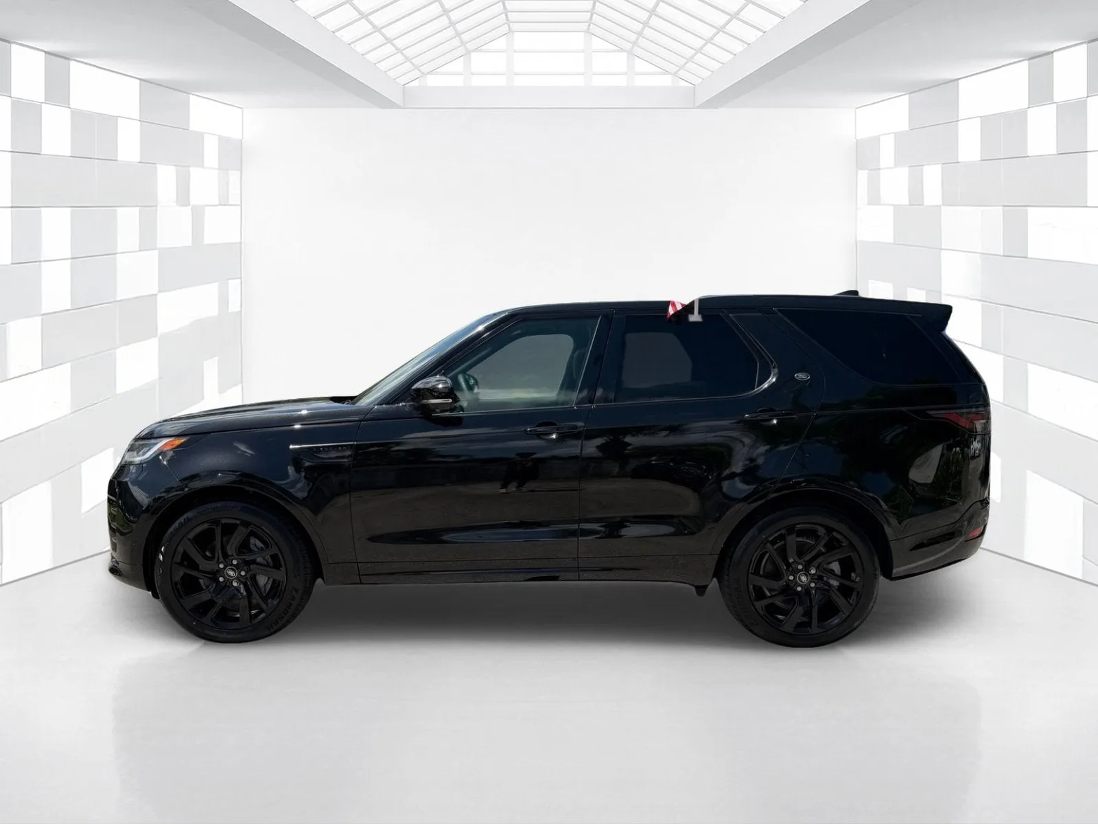 2024 Land Rover Discovery Dynamic SE photo 4