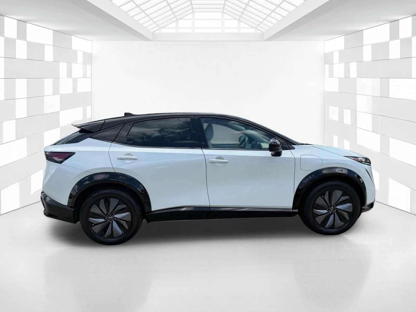 2023 Nissan ARIYA ENGAGE photo 8
