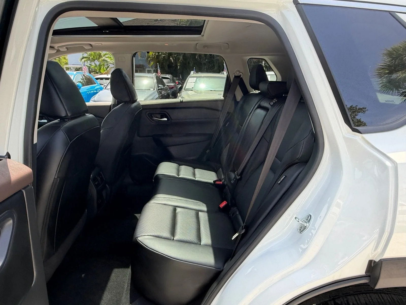 2023 Nissan Rogue SV photo 11
