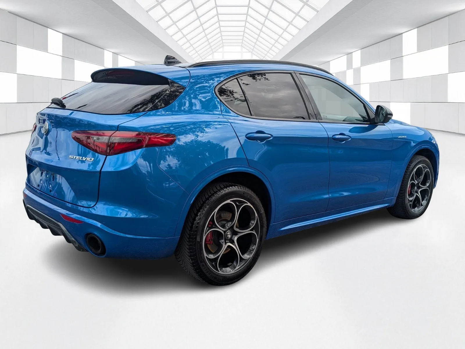 2022 Alfa Romeo Stelvio Veloce photo 7